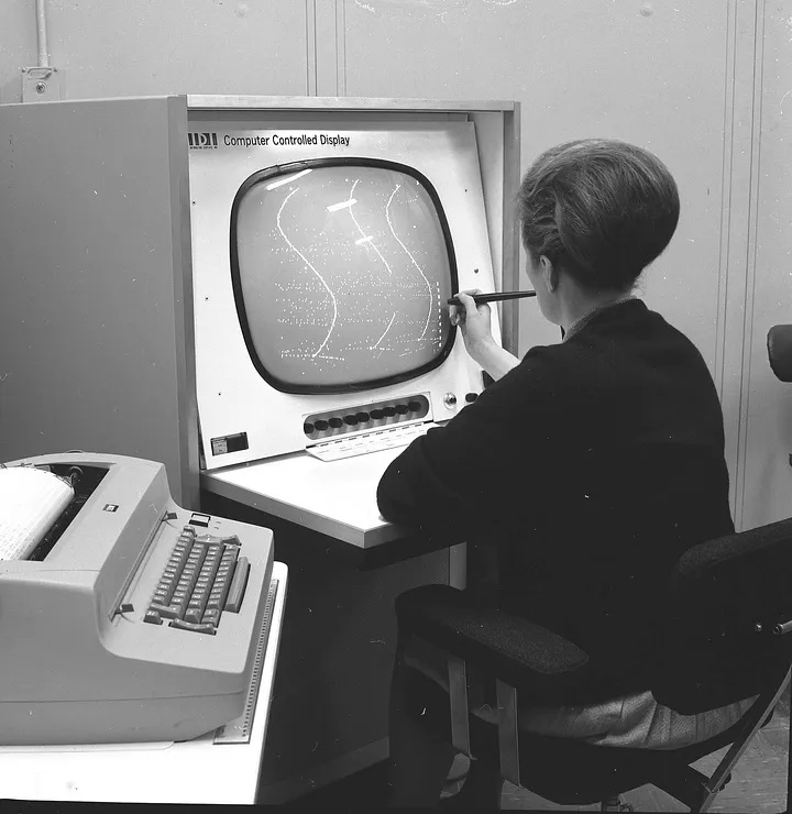 Plotting tracks on an early touch screen display. Image: STFC