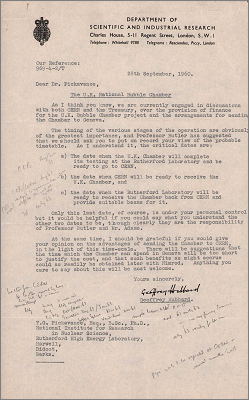 Letter from Geoffrey Hubbard, DSIR concerning finance and travel arrangements for UK National Bubble Chamber (28 September 1960)