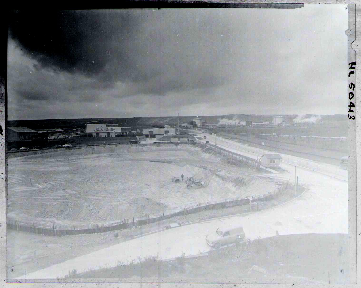 HL50413. Note DIDO and PLUTO in the distance