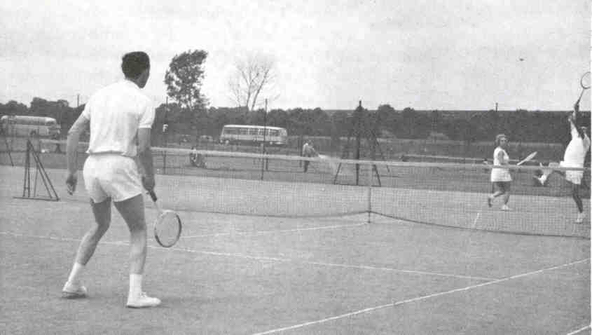 Mike Claringbold and Lorna Green of Atlas playing the Horners