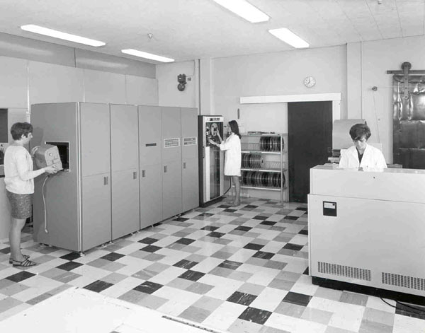 The Atlas SC4020: loading the Hardcopy Camera