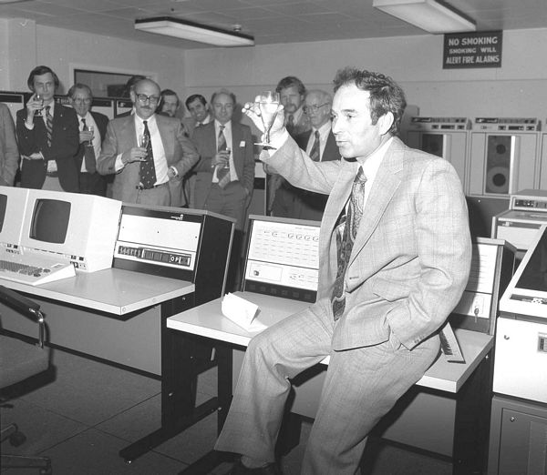 Geoff Manning toasts the 2904