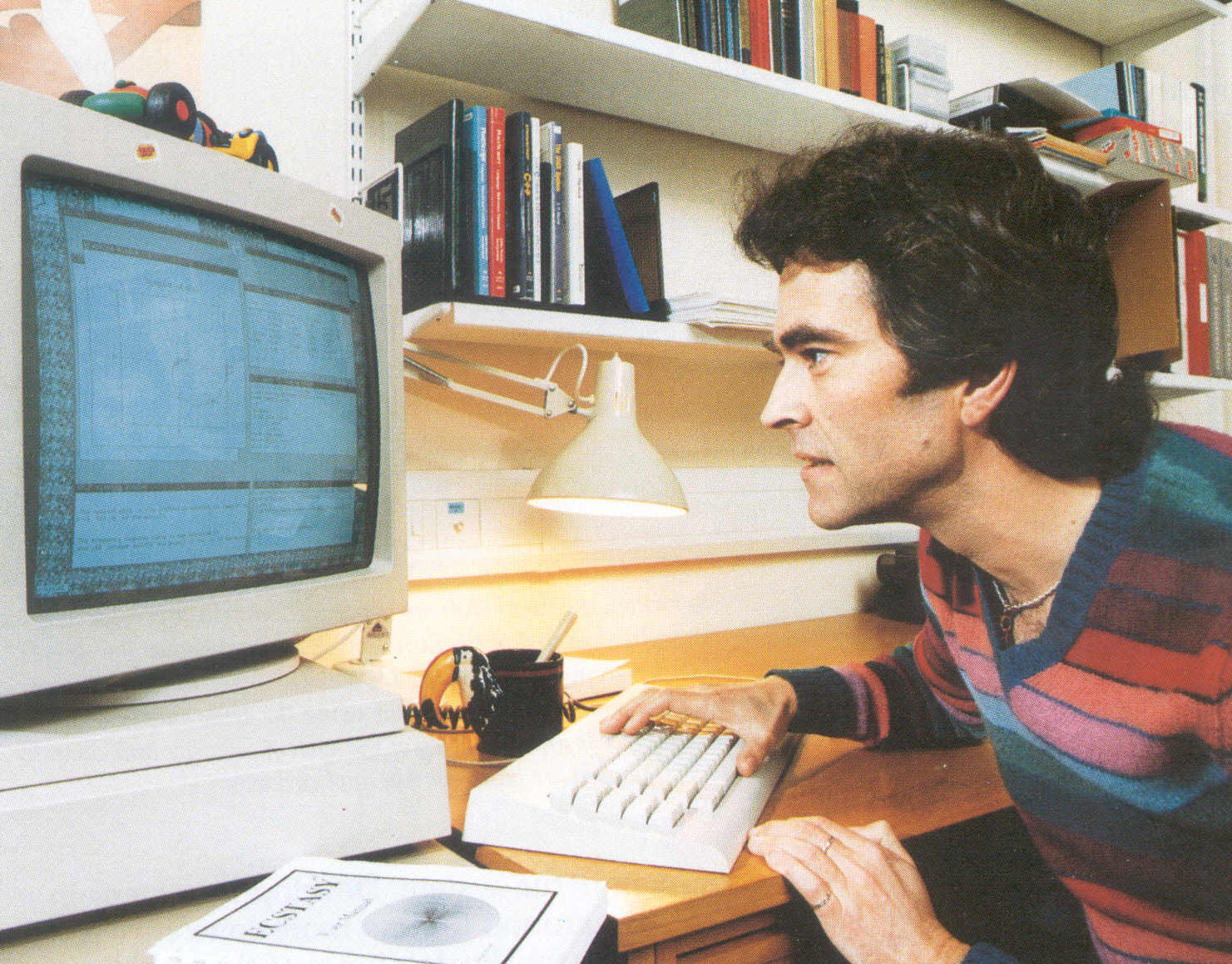 Fig 2.4 ECSTASY in use on a Sun 3/50 workstation. (89RC5954) 
